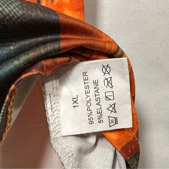 Women's Multicolor Halter Top - Picture 2 of 3